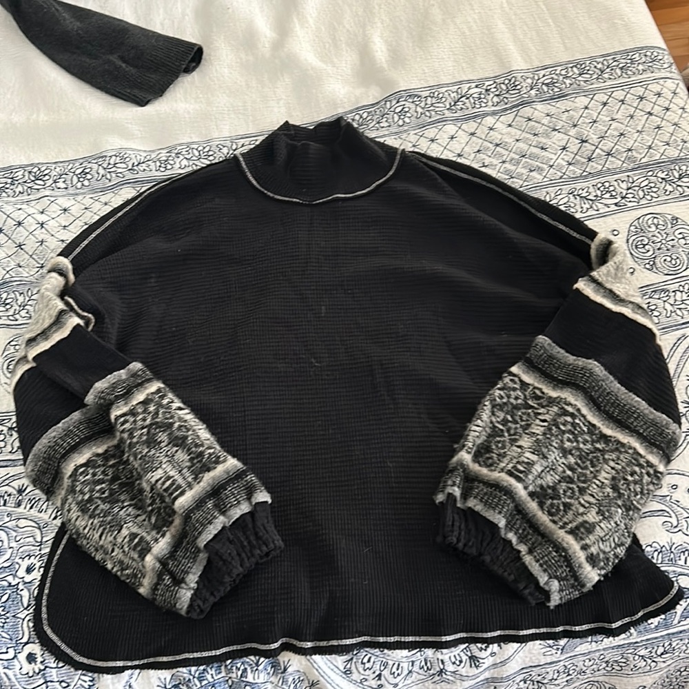 Puffy sleeve turtle neck